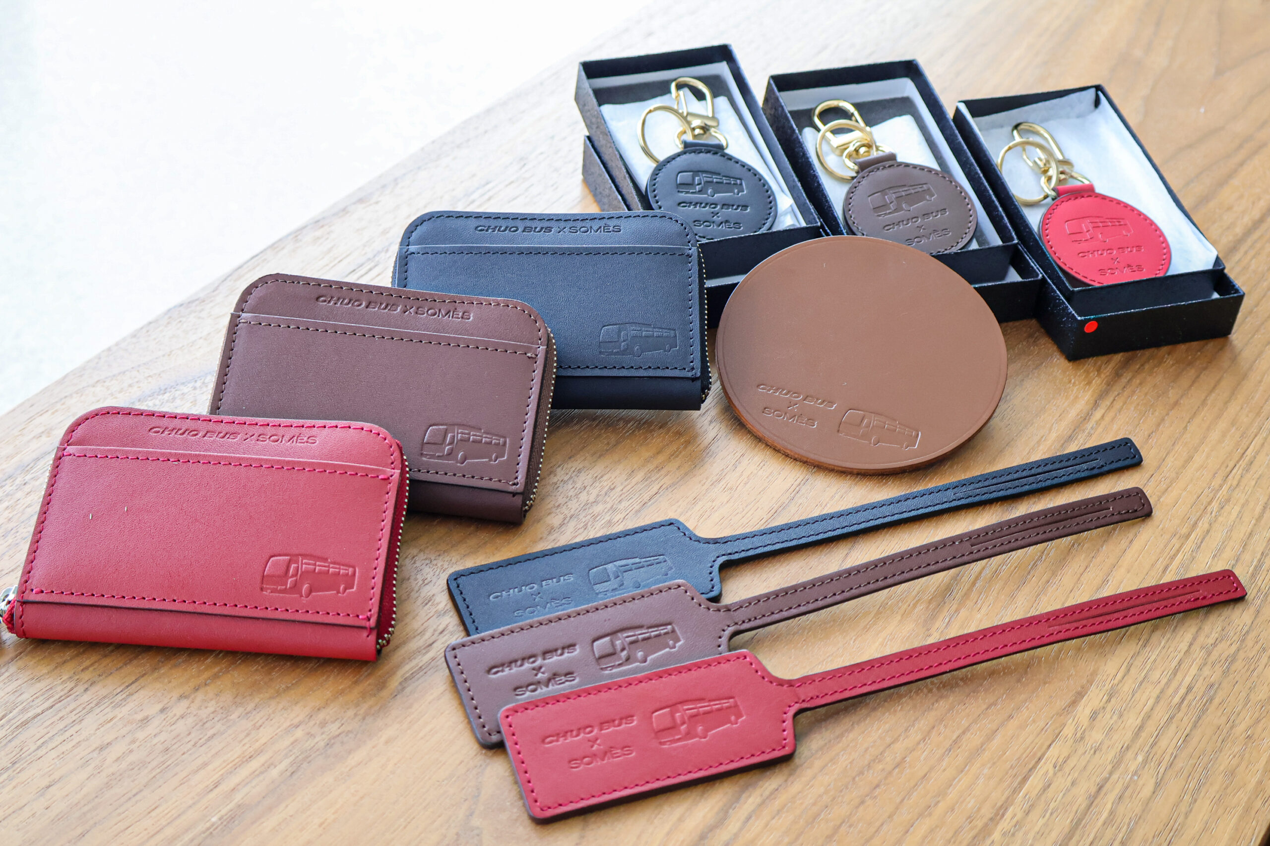 オリジナルグッズ第2弾！ 北海道中央バスの「定期観光バス」が「ソメス」とコラボ！