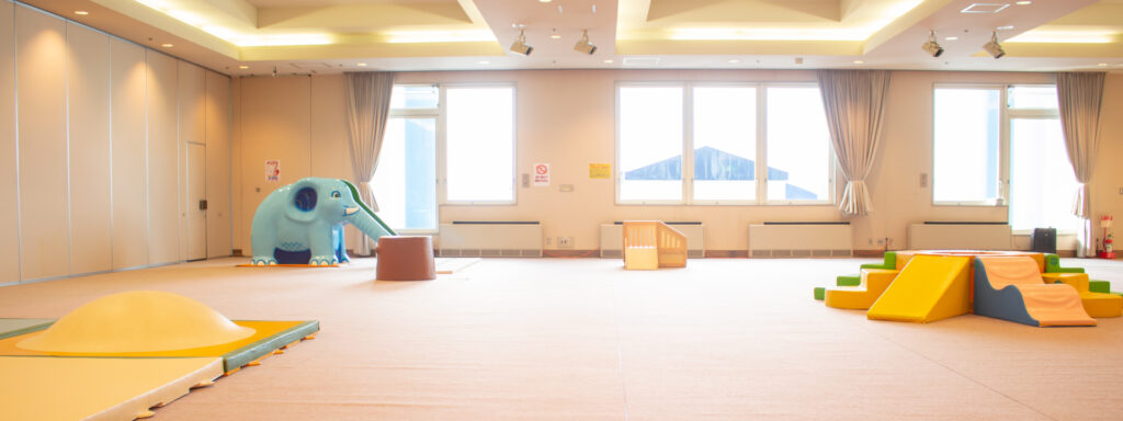 【砂川ハイウェイオアシス館】冬の屋内遊具ひろば